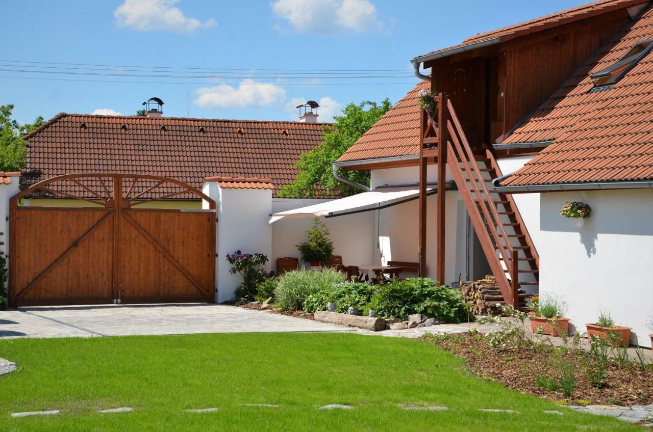 Ubytovani Za Kaplickou Trebon Exterior photo